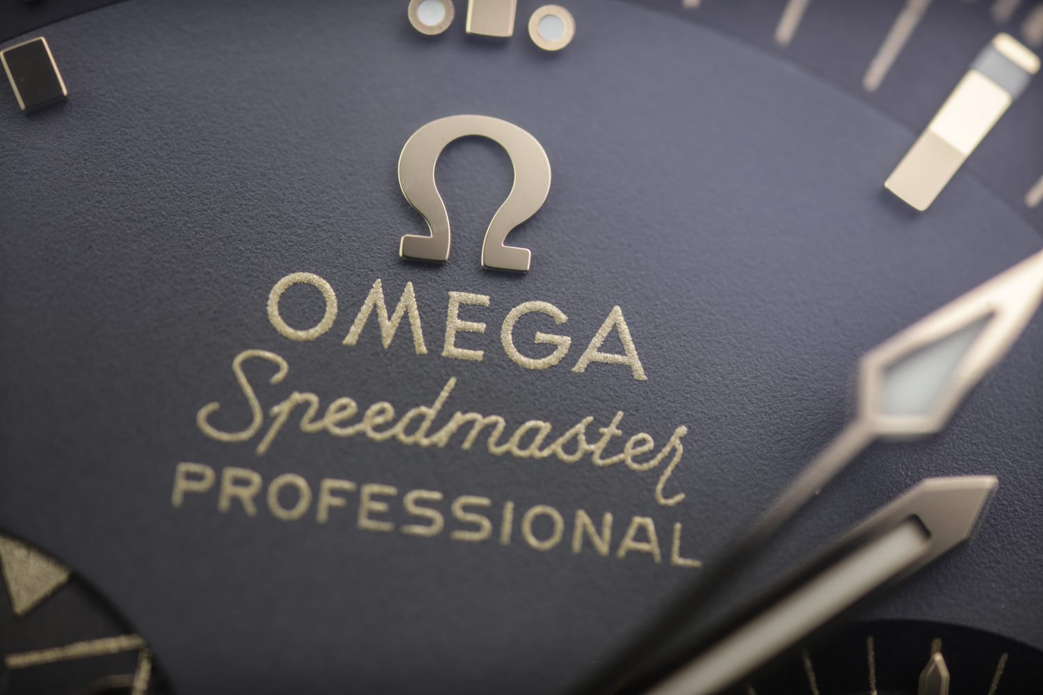 Omega Speedmaster Apollo 11 macro